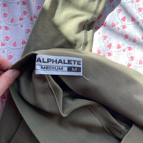 Alphalete Amplify Leggings Size: Medium - Picture 3 of 3